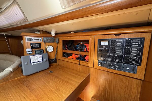 Folivora 34ft Jeanneau Yacht For Sale