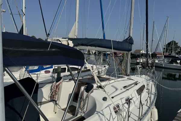Folivora 34ft Jeanneau Yacht For Sale