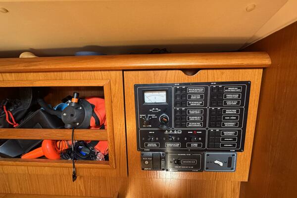 Folivora 34ft Jeanneau Yacht For Sale