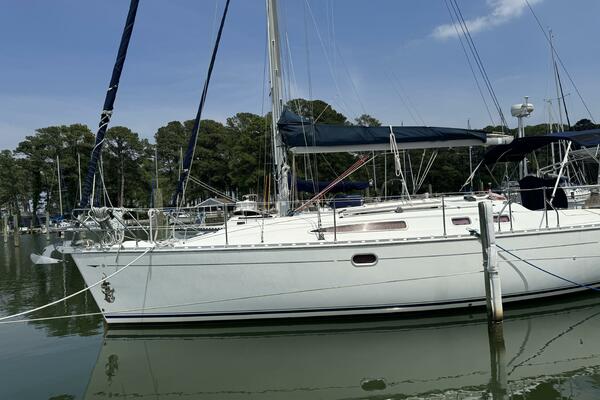Folivora 34ft Jeanneau Yacht For Sale