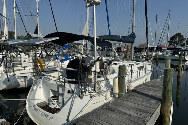 Folivora 34ft Jeanneau Yacht For Sale