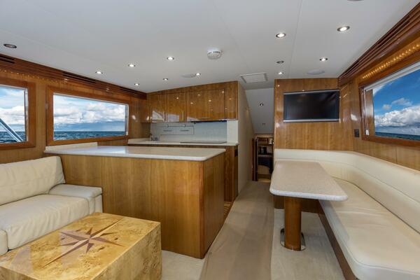 2008 54 Hatteras 54 Convertible Lady A Salon (1)