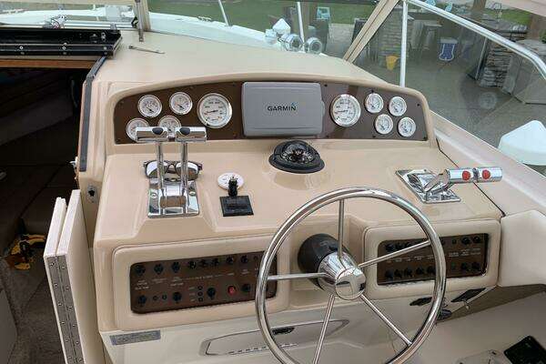 Photo of the 1993 Sea Ray 310 Amberjack