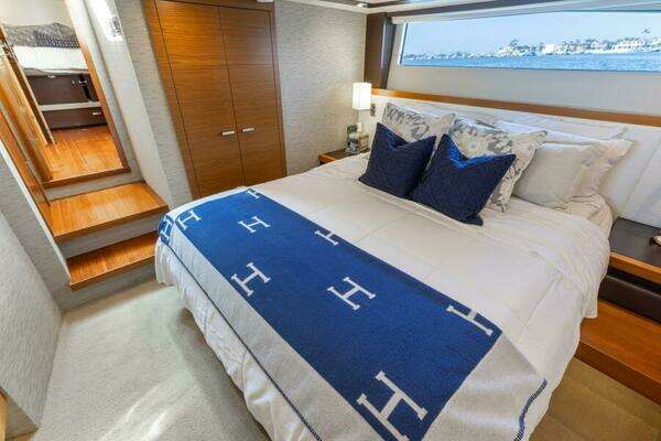 2017 Tiara Yachts 53