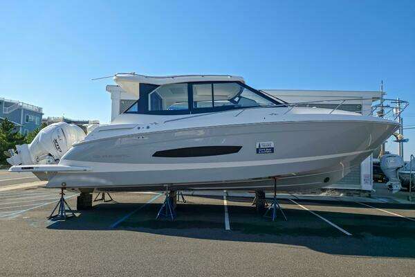36-ft-Regal-2026-36 XO-Sea Bright New Jersey United States yacht for sale