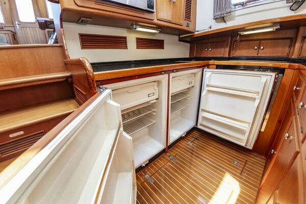 AMYLEASA 49ft Grand Banks Yacht For Sale