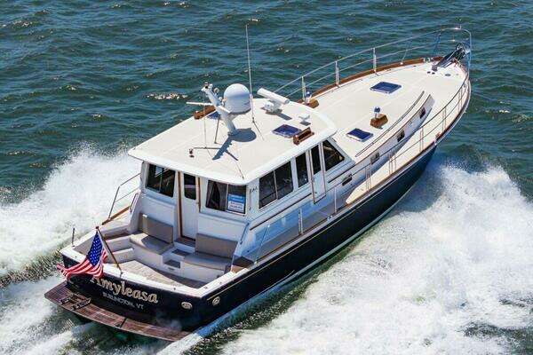 2005 Grand Banks 49