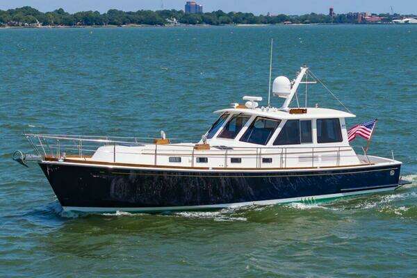 2005 Grand Banks 49
