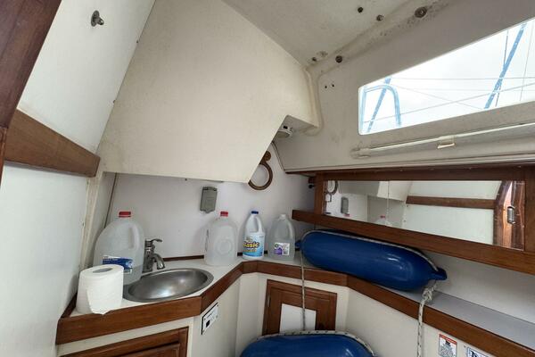 Rum Runner 34ft Catalina Yacht For Sale