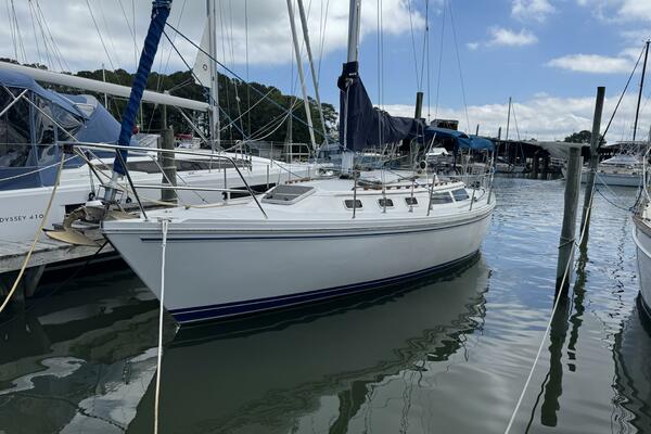 Rum Runner 34ft Catalina Yacht For Sale