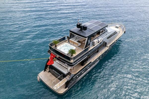 27 M DELUXE MOTOR YACHT 88ft Falcon Yacht For Sale
