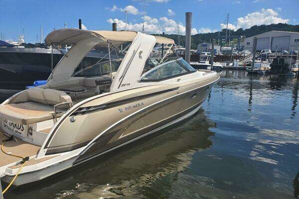 Photo of the 2015 Formula 330 Crossover Bowrider