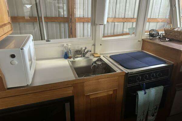 Photo of the 1978 Grand Banks 36  Classic "Summer Suite"