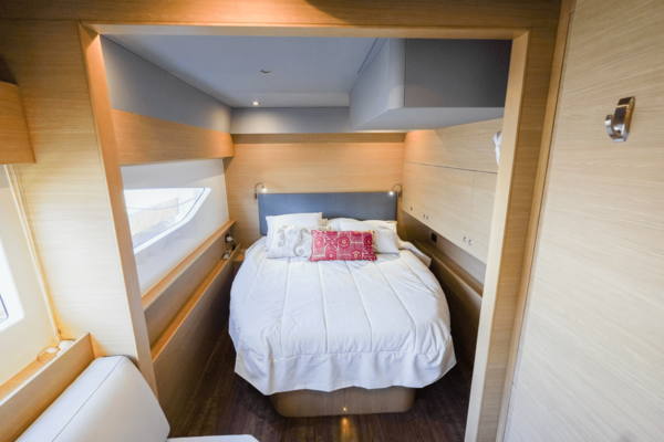 Aquila 54 Yacht Yacht For Sale