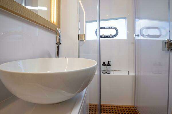 Aquila 54 Yacht Yacht For Sale