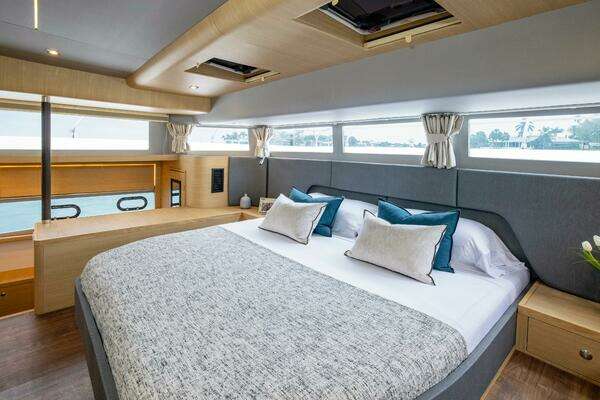 Aquila 54 Yacht Yacht For Sale
