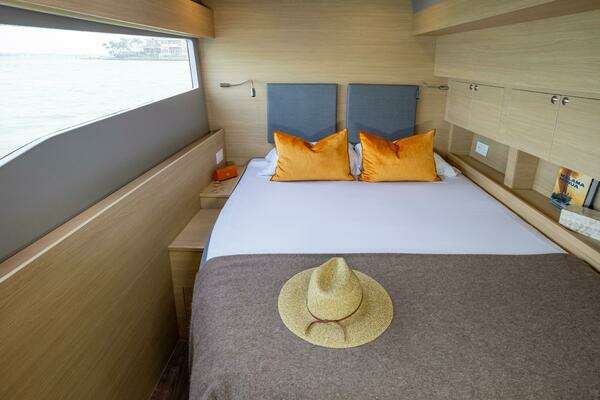 Aquila 54 Yacht Yacht For Sale