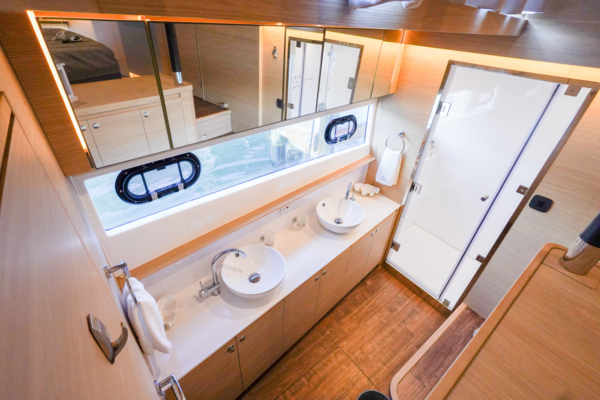 Aquila 54 Yacht Yacht For Sale