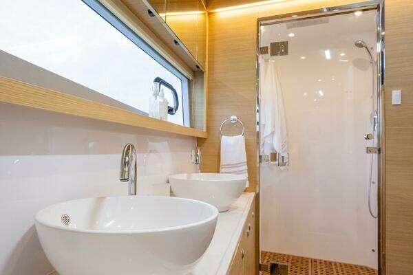 Aquila 54 Yacht Yacht For Sale