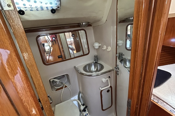 Snowmane 50ft Beneteau Yacht For Sale
