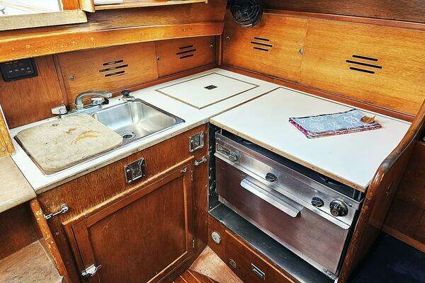 Photo of the 1972 Hinckley Bermuda 40 "Wind Swept"