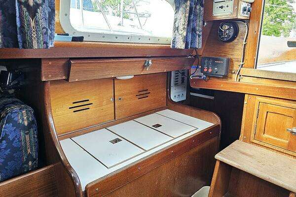 Photo of the 1972 Hinckley Bermuda 40 "Wind Swept"