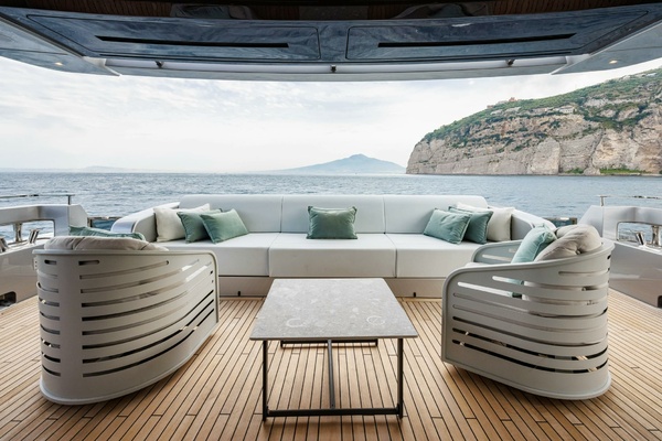 STILE DI VITA 99ft Riva Yacht For Sale