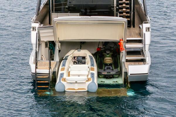 STILE DI VITA 99ft Riva Yacht For Sale