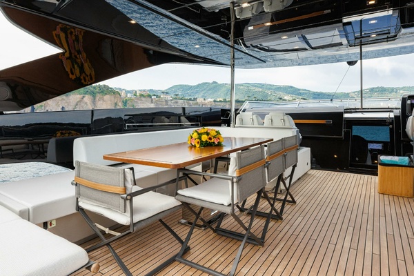 STILE DI VITA 99ft Riva Yacht For Sale