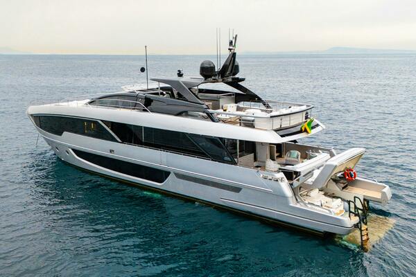 STILE DI VITA 99ft Riva Yacht For Sale