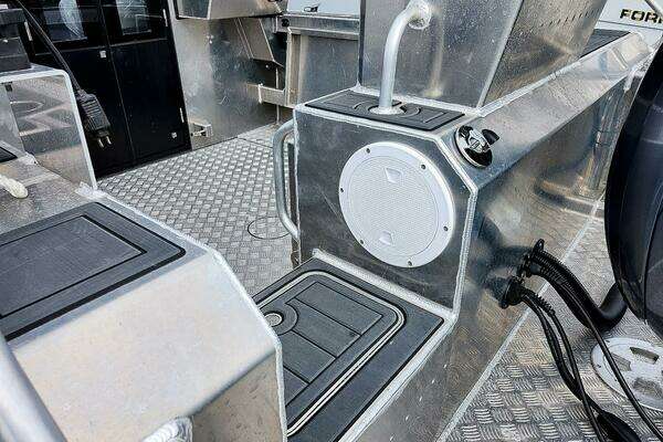 2024 Aluminum Cruiser 25