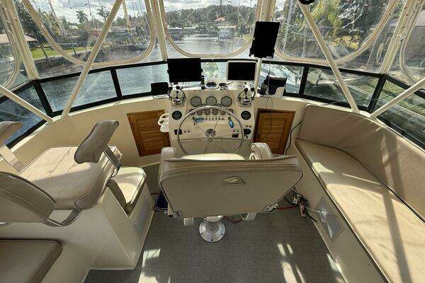 Photo of the 1989 Atlantic 47 Motor Yacht "LUV'N LIFE"