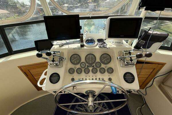 Photo of the 1989 Atlantic 47 Motor Yacht "LUV'N LIFE"