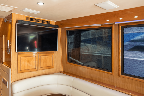 Hatteras 54 CONVERTIBLE Yacht For Sale