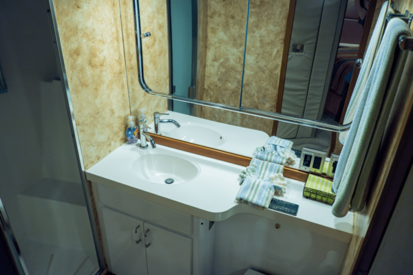 Hatteras 54 CONVERTIBLE Yacht For Sale