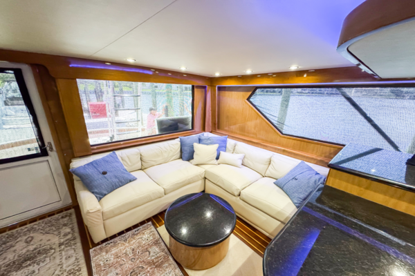 Hatteras 54 CONVERTIBLE Yacht For Sale