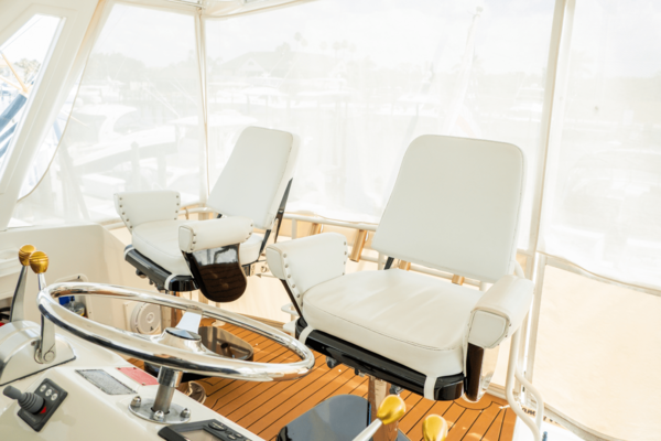 Hatteras 54 CONVERTIBLE Yacht For Sale