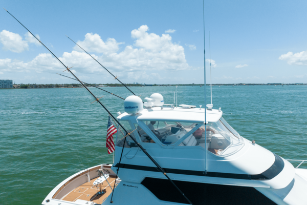 Hatteras 54 CONVERTIBLE Yacht For Sale