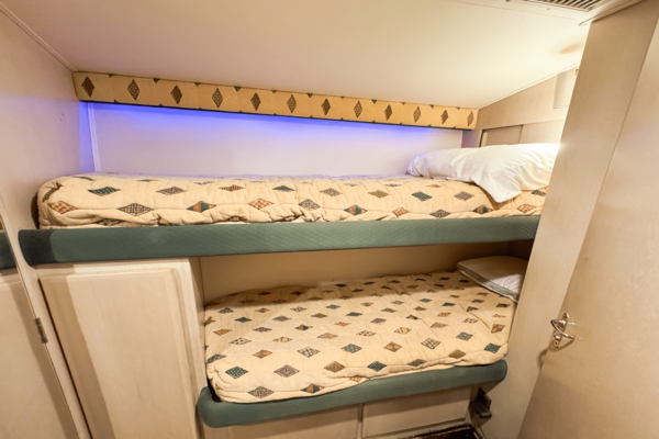 Hatteras 54 CONVERTIBLE Yacht For Sale