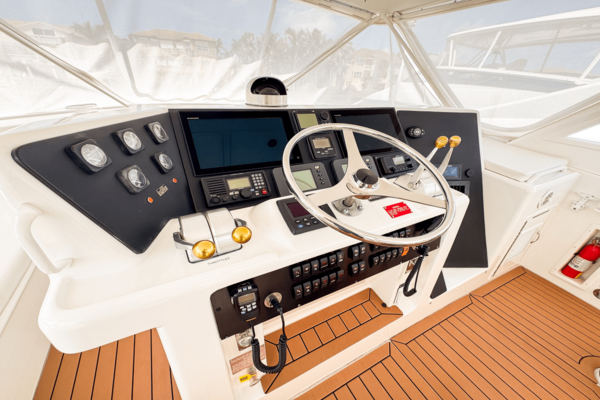 Hatteras 54 CONVERTIBLE Yacht For Sale