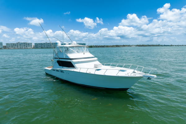 Hatteras 54 CONVERTIBLE Yacht For Sale
