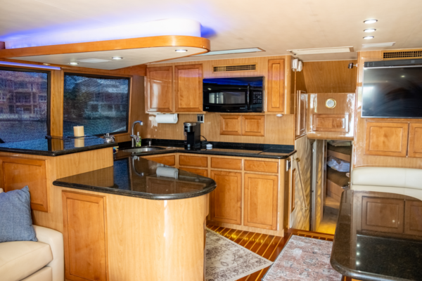 Hatteras 54 CONVERTIBLE Yacht For Sale