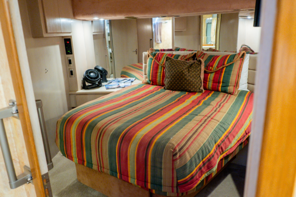 Hatteras 54 CONVERTIBLE Yacht For Sale