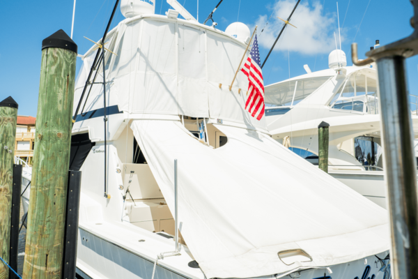 Hatteras 54 CONVERTIBLE Yacht For Sale