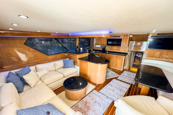 Hatteras 54 CONVERTIBLE Yacht For Sale