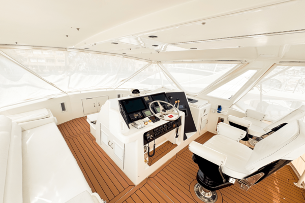 Hatteras 54 CONVERTIBLE Yacht For Sale