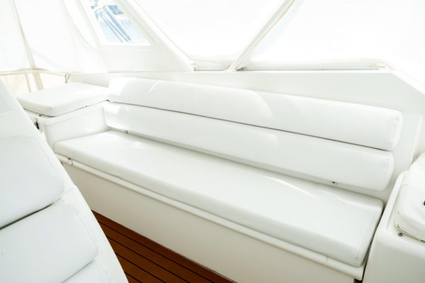 Hatteras 54 CONVERTIBLE Yacht For Sale