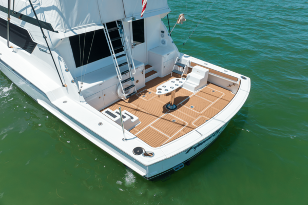 Hatteras 54 CONVERTIBLE Yacht For Sale