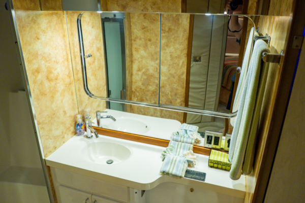 Hatteras 54 CONVERTIBLE Yacht For Sale