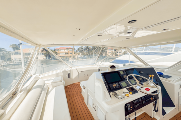 Hatteras 54 CONVERTIBLE Yacht For Sale